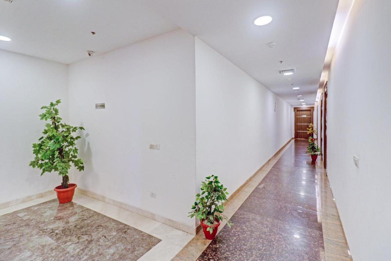 Отель Oyo Townhouse 484 Sanskriti Дели Экстерьер фото