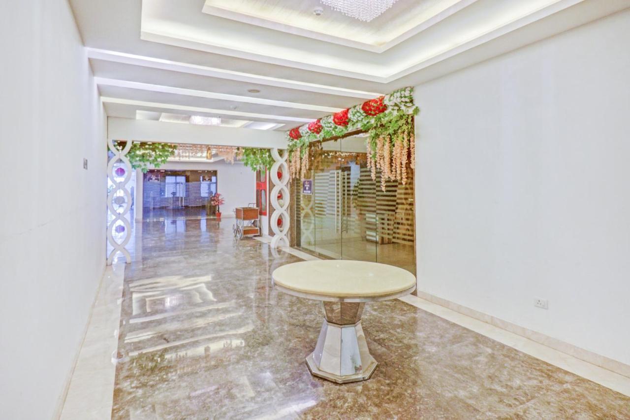 Отель Oyo Townhouse 484 Sanskriti Дели Экстерьер фото